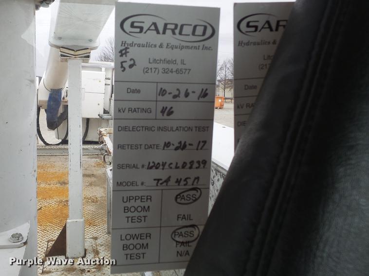 image for item DC7416 2005 GMC C7500 bucket truck