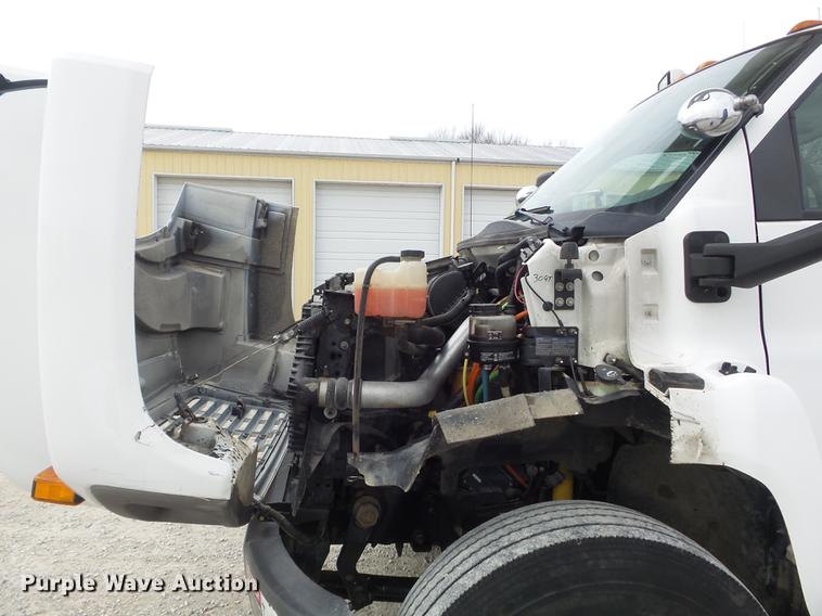 image for item DC7416 2005 GMC C7500 bucket truck
