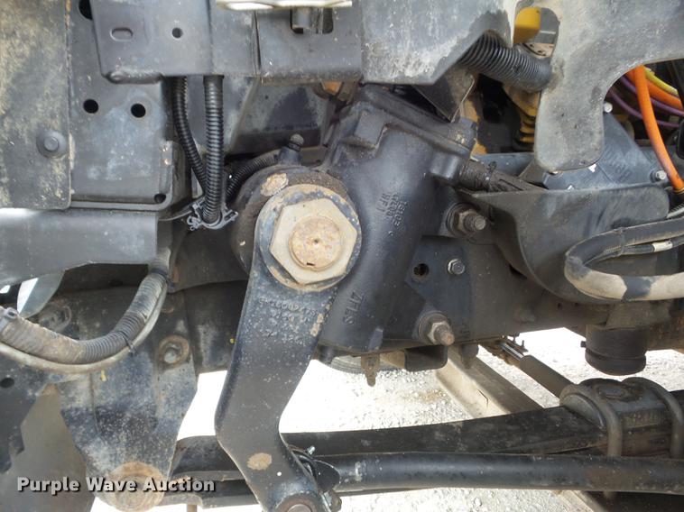 image for item DC7416 2005 GMC C7500 bucket truck