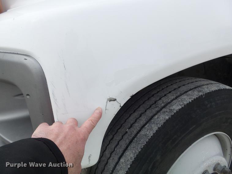 image for item DC7416 2005 GMC C7500 bucket truck