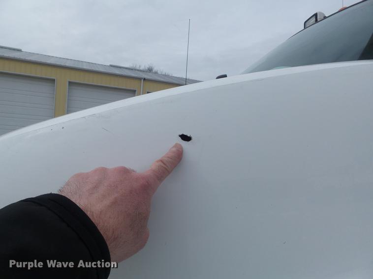 image for item DC7416 2005 GMC C7500 bucket truck