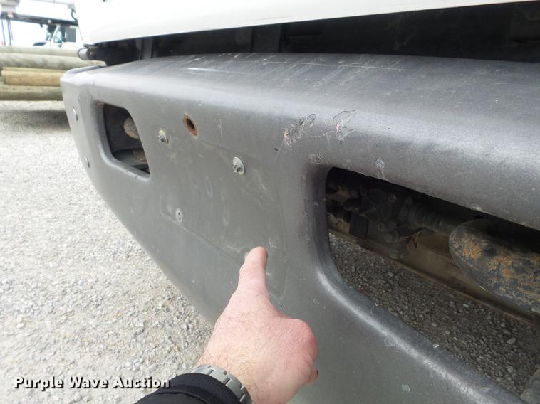 image for item DC7416 2005 GMC C7500 bucket truck