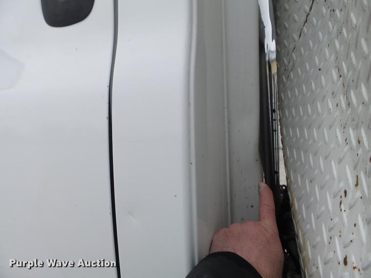 image for item DC7416 2005 GMC C7500 bucket truck