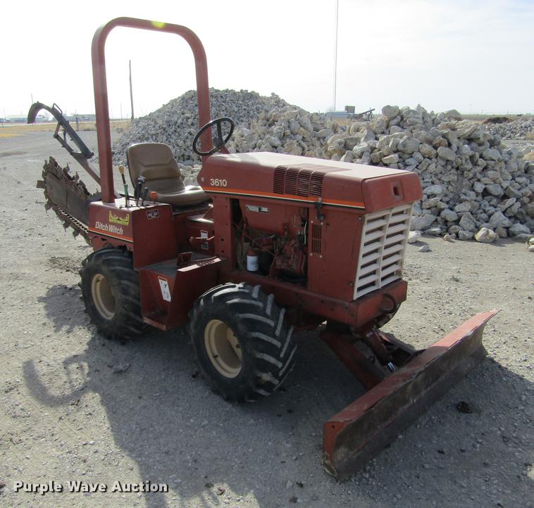 image for item DC8296 1995 Ditch Witch 3610DD trencher