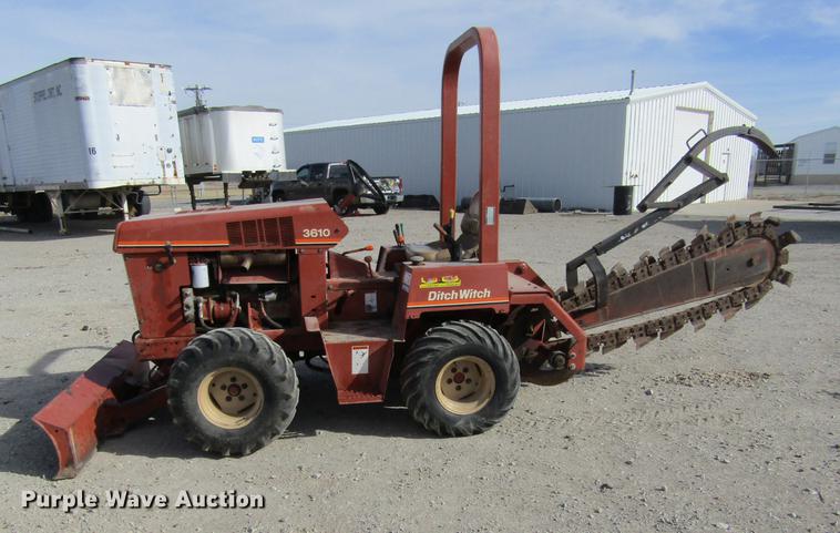 image for item DC8296 1995 Ditch Witch 3610DD trencher
