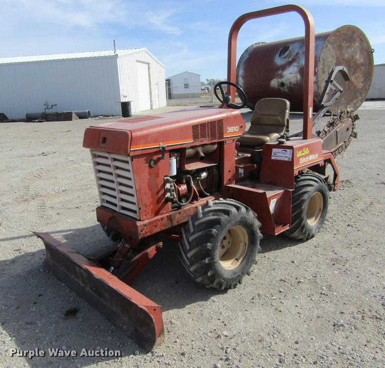 image for item DC8296 1995 Ditch Witch 3610DD trencher