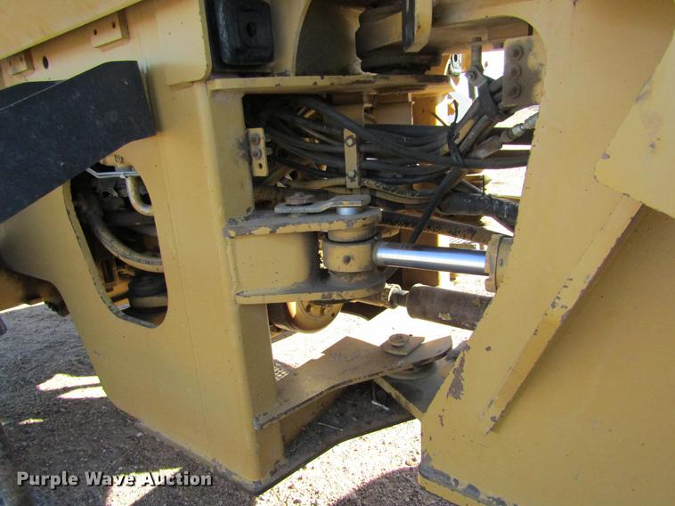 image for item DC8326 2000 Caterpillar 938G wheel loader