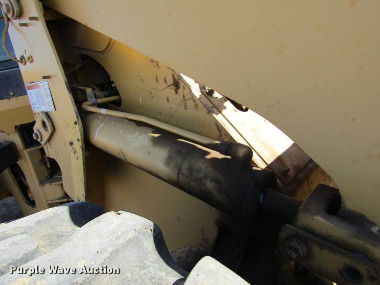 image for item DC8326 2000 Caterpillar 938G wheel loader