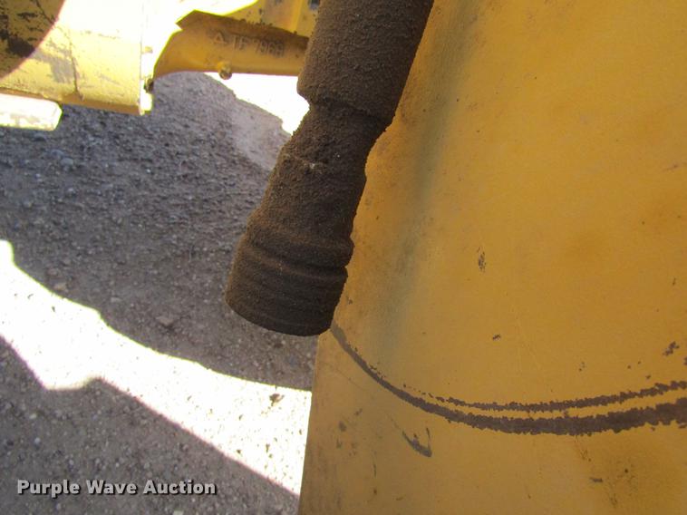 image for item DC8326 2000 Caterpillar 938G wheel loader