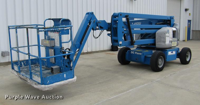 image for item DD2748 2005 Genie Z45/25 boom lift