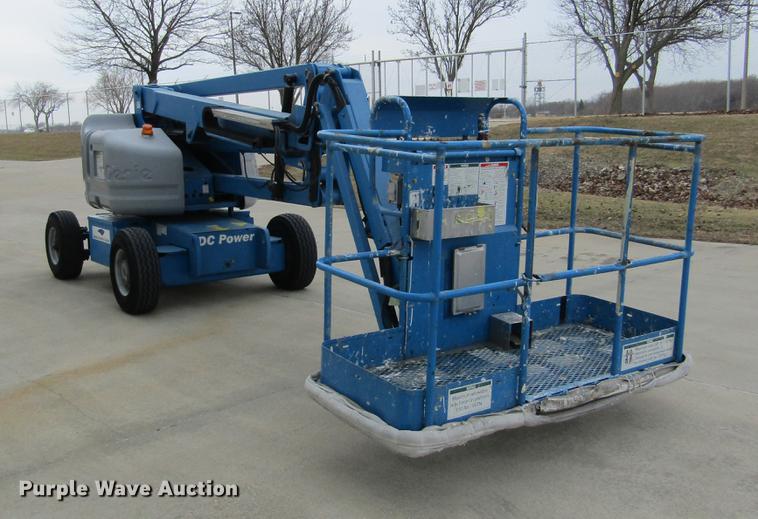 image for item DD2748 2005 Genie Z45/25 boom lift