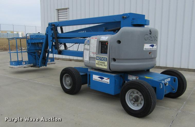 image for item DD2748 2005 Genie Z45/25 boom lift