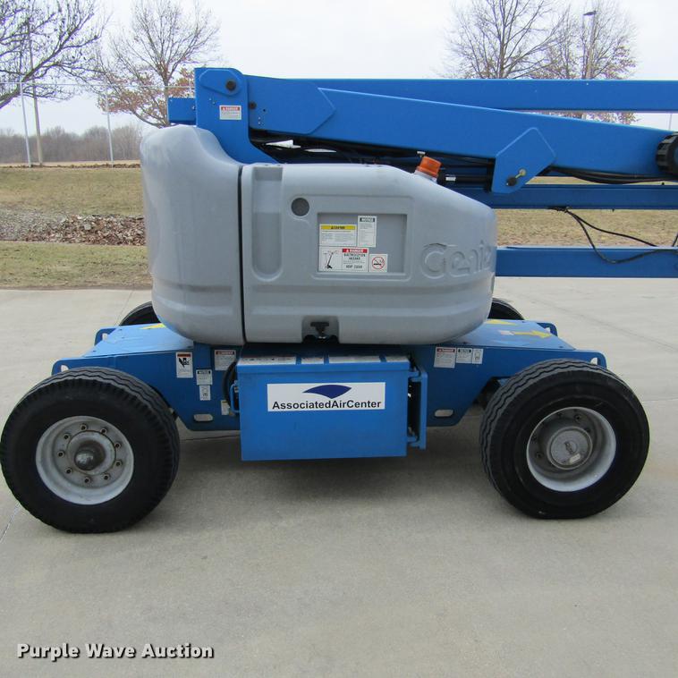 image for item DD2748 2005 Genie Z45/25 boom lift