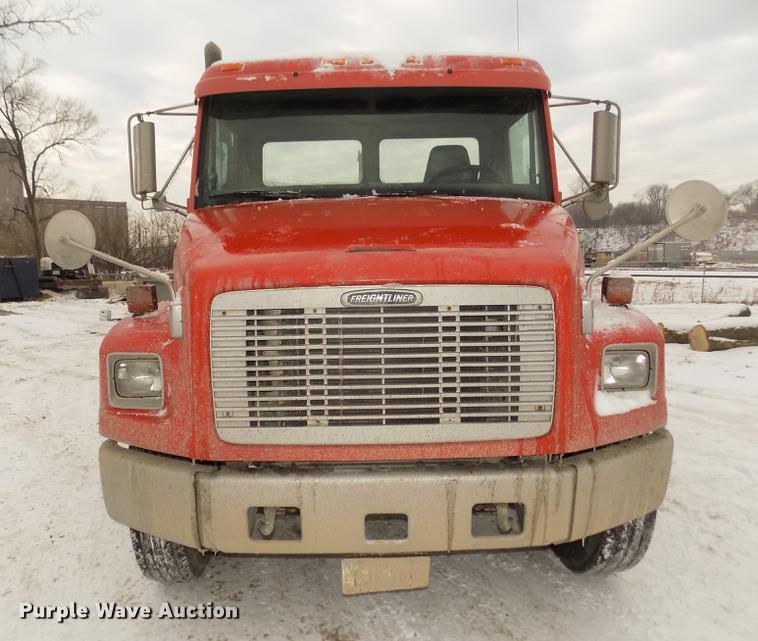 image for item DD2900 2004 Freightliner FL80 roll off container truck