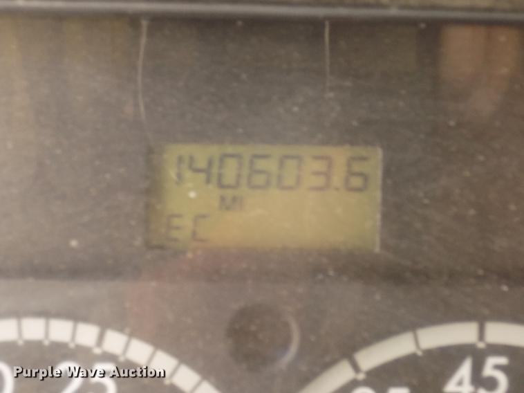 image for item DD2900 2004 Freightliner FL80 roll off container truck