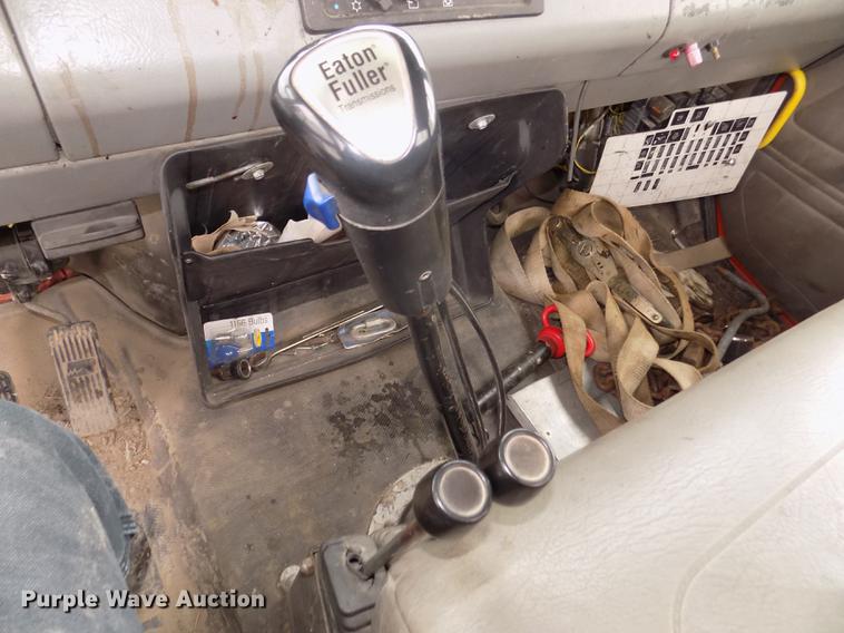 image for item DD2900 2004 Freightliner FL80 roll off container truck