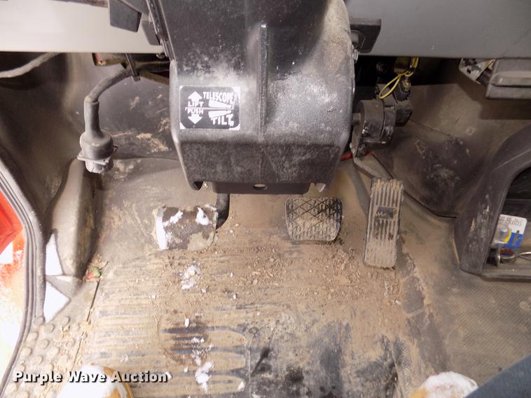 image for item DD2900 2004 Freightliner FL80 roll off container truck