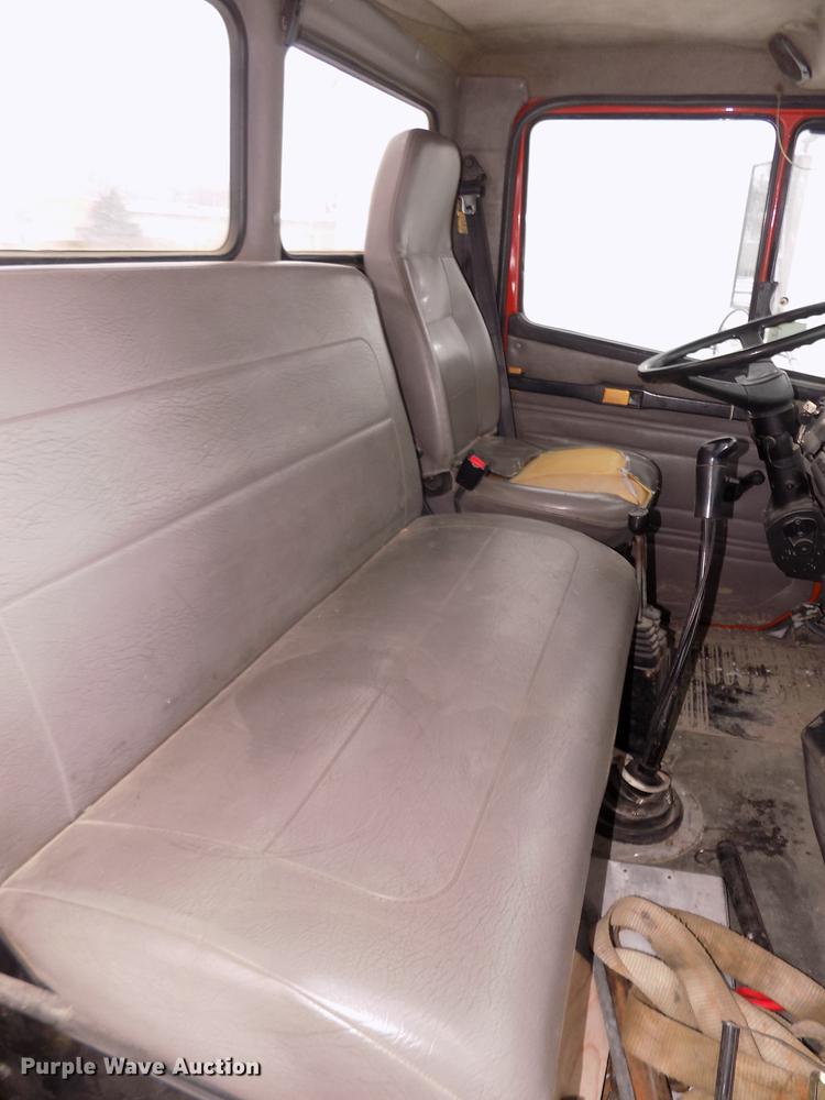 image for item DD2900 2004 Freightliner FL80 roll off container truck