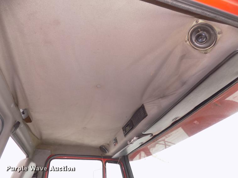 image for item DD2900 2004 Freightliner FL80 roll off container truck