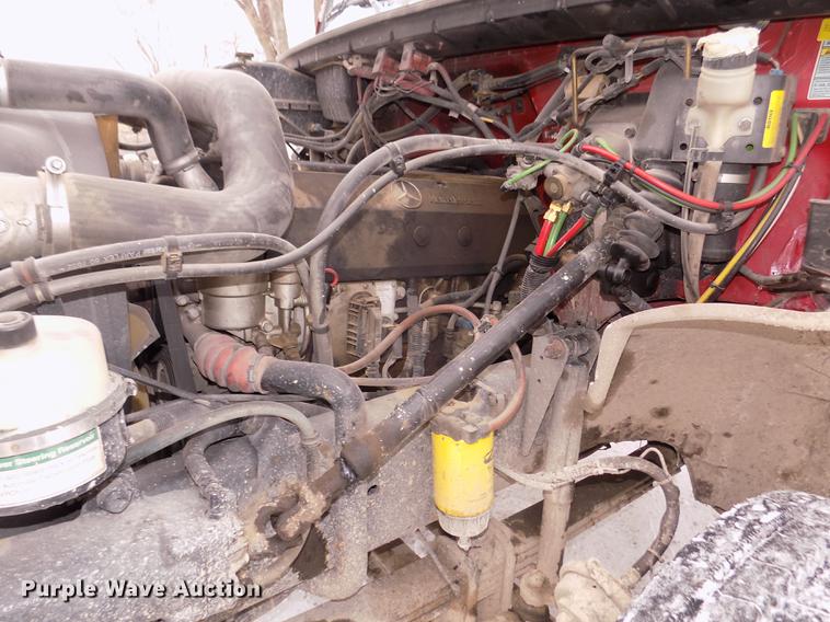 image for item DD2900 2004 Freightliner FL80 roll off container truck