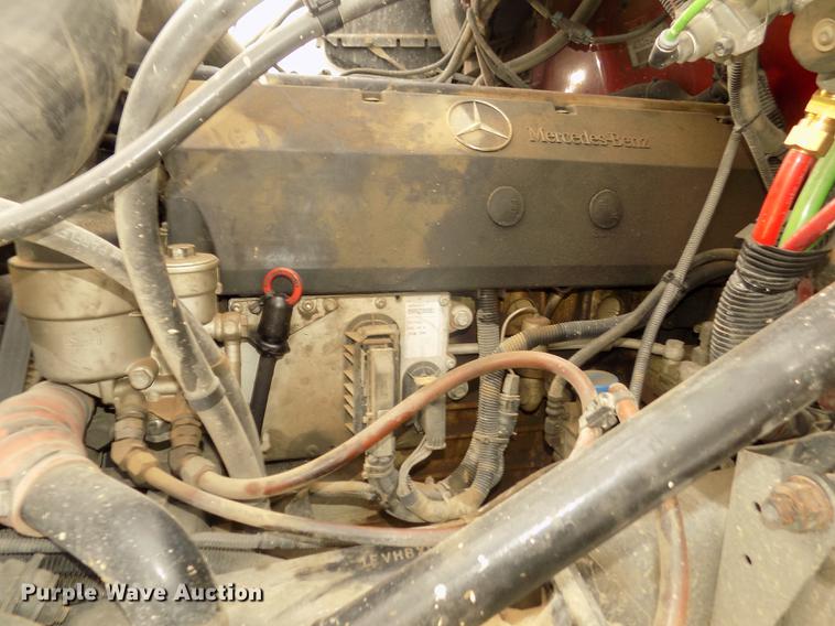 image for item DD2900 2004 Freightliner FL80 roll off container truck