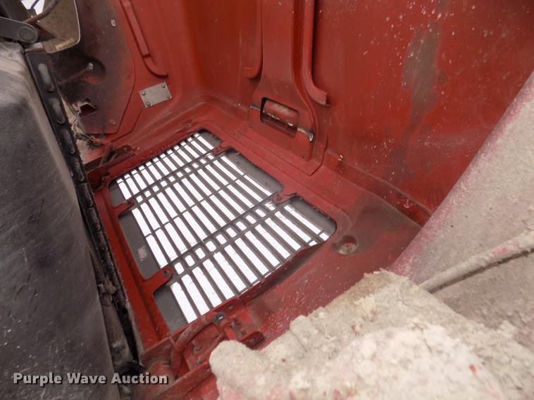 image for item DD2900 2004 Freightliner FL80 roll off container truck