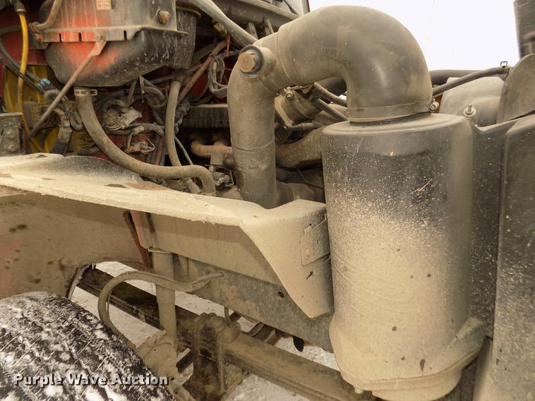 image for item DD2900 2004 Freightliner FL80 roll off container truck