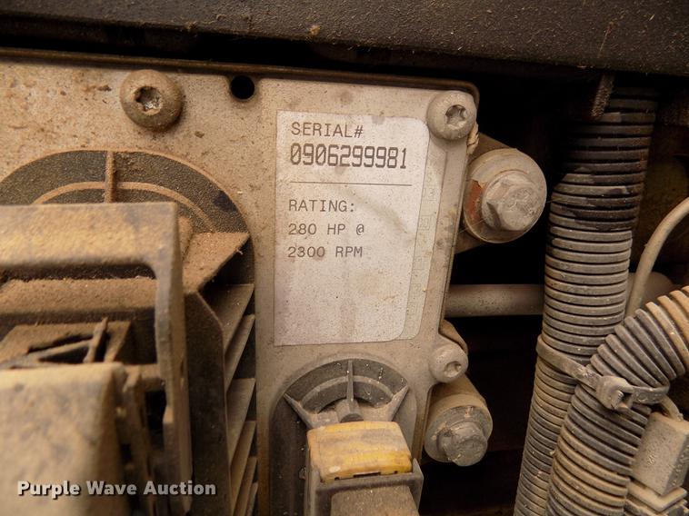 image for item DD2900 2004 Freightliner FL80 roll off container truck