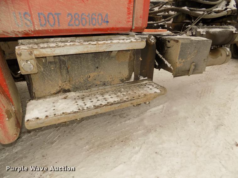 image for item DD2900 2004 Freightliner FL80 roll off container truck