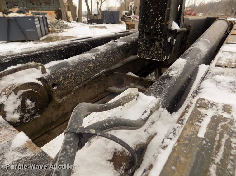 image for item DD2900 2004 Freightliner FL80 roll off container truck