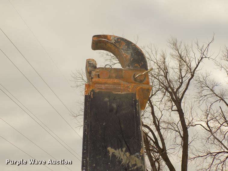 image for item DD2900 2004 Freightliner FL80 roll off container truck