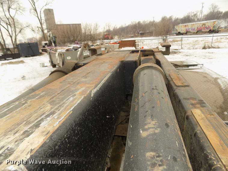 image for item DD2900 2004 Freightliner FL80 roll off container truck