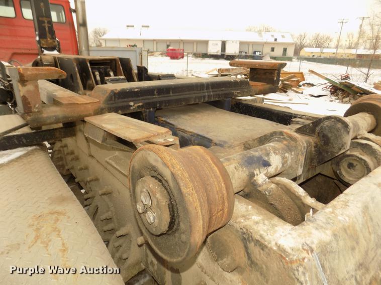 image for item DD2900 2004 Freightliner FL80 roll off container truck