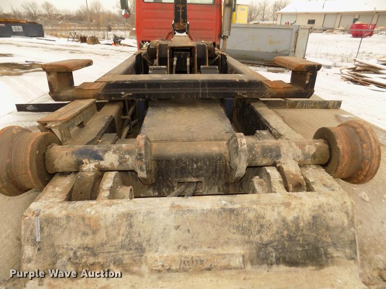 image for item DD2900 2004 Freightliner FL80 roll off container truck