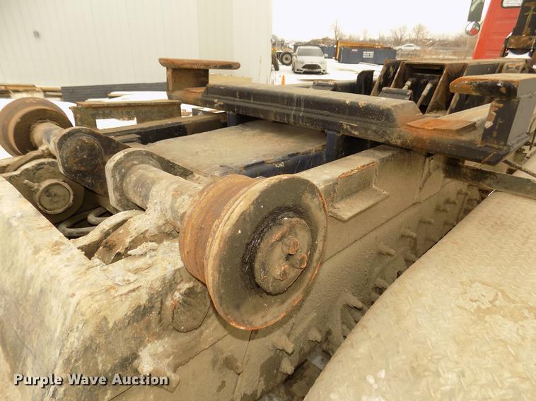 image for item DD2900 2004 Freightliner FL80 roll off container truck