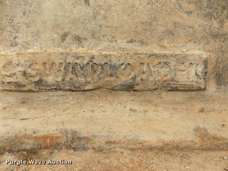 image for item DD2900 2004 Freightliner FL80 roll off container truck