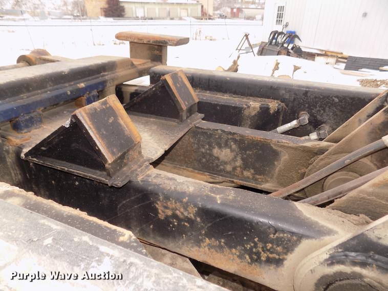 image for item DD2900 2004 Freightliner FL80 roll off container truck