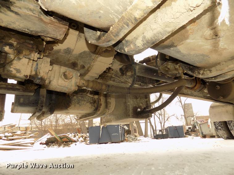 image for item DD2900 2004 Freightliner FL80 roll off container truck