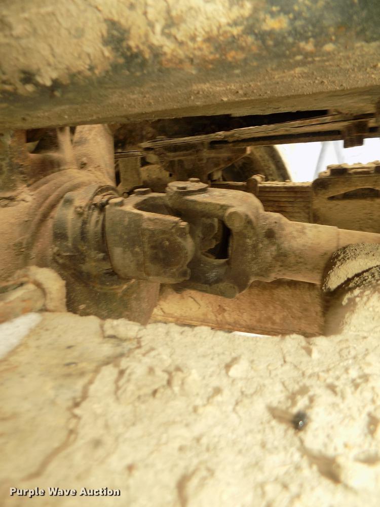 image for item DD2900 2004 Freightliner FL80 roll off container truck