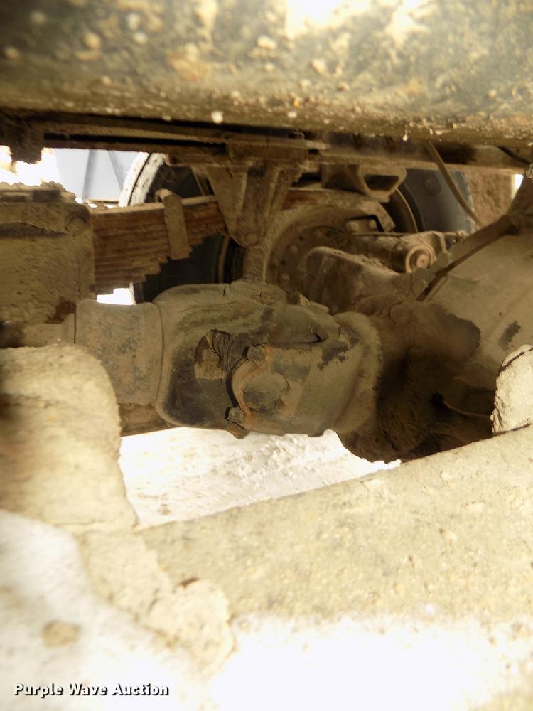 image for item DD2900 2004 Freightliner FL80 roll off container truck