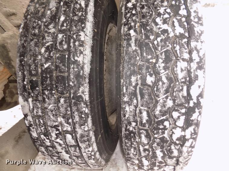 image for item DD2900 2004 Freightliner FL80 roll off container truck