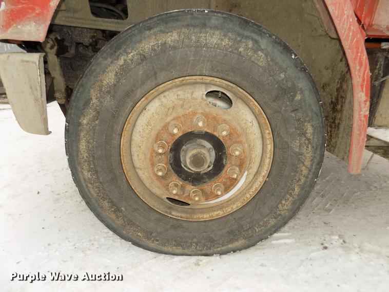 image for item DD2900 2004 Freightliner FL80 roll off container truck