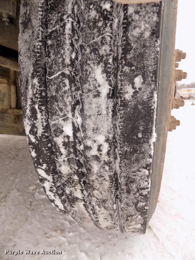 image for item DD2900 2004 Freightliner FL80 roll off container truck