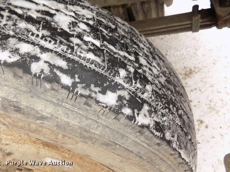 image for item DD2900 2004 Freightliner FL80 roll off container truck