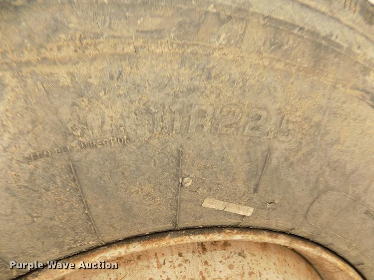 image for item DD2900 2004 Freightliner FL80 roll off container truck