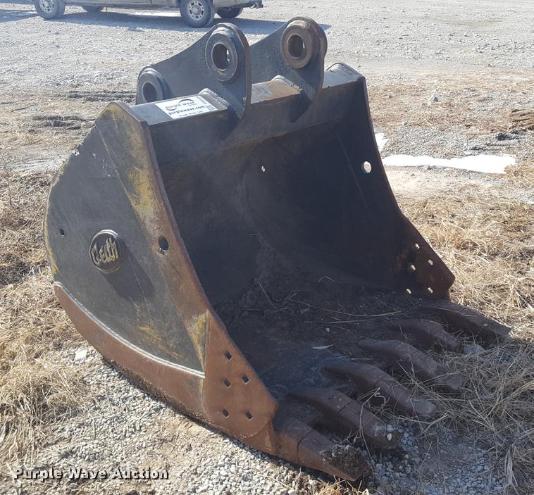 image for item DD5439 Geith 48"W excavator bucket