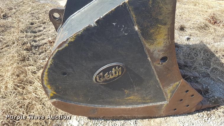 image for item DD5439 Geith 48"W excavator bucket