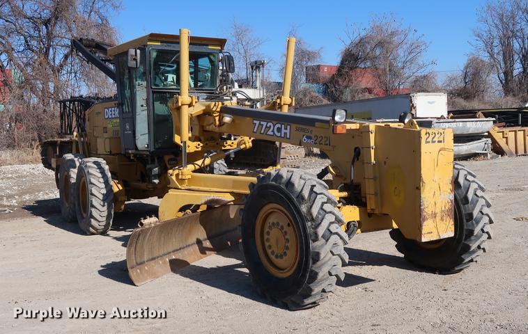 image for item DF3515 2004 John Deere 772CH motor grader