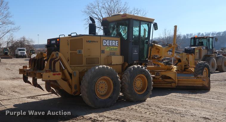 image for item DF3515 2004 John Deere 772CH motor grader