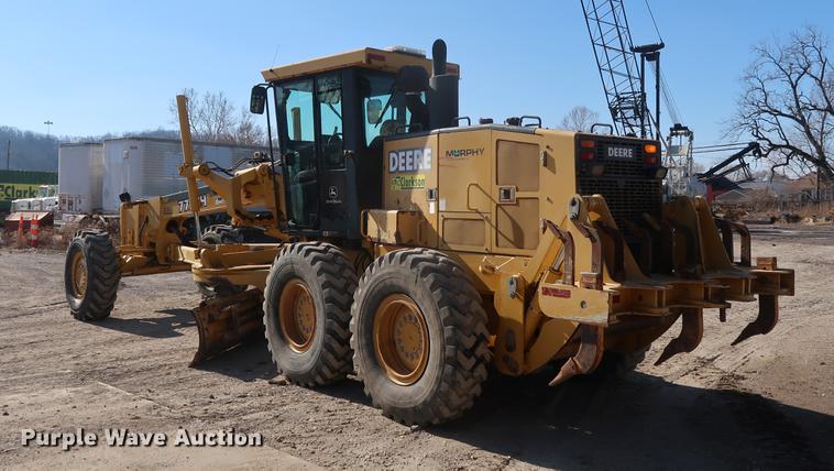image for item DF3515 2004 John Deere 772CH motor grader